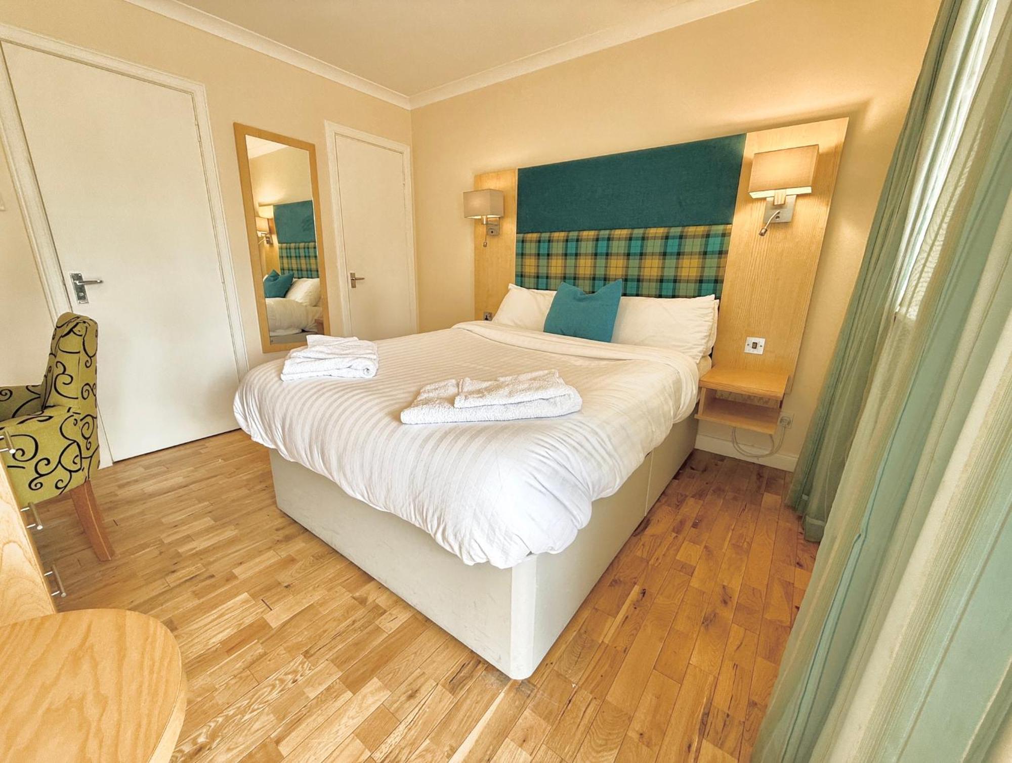 The Clubhouse Hotel Nairn Exterior photo
